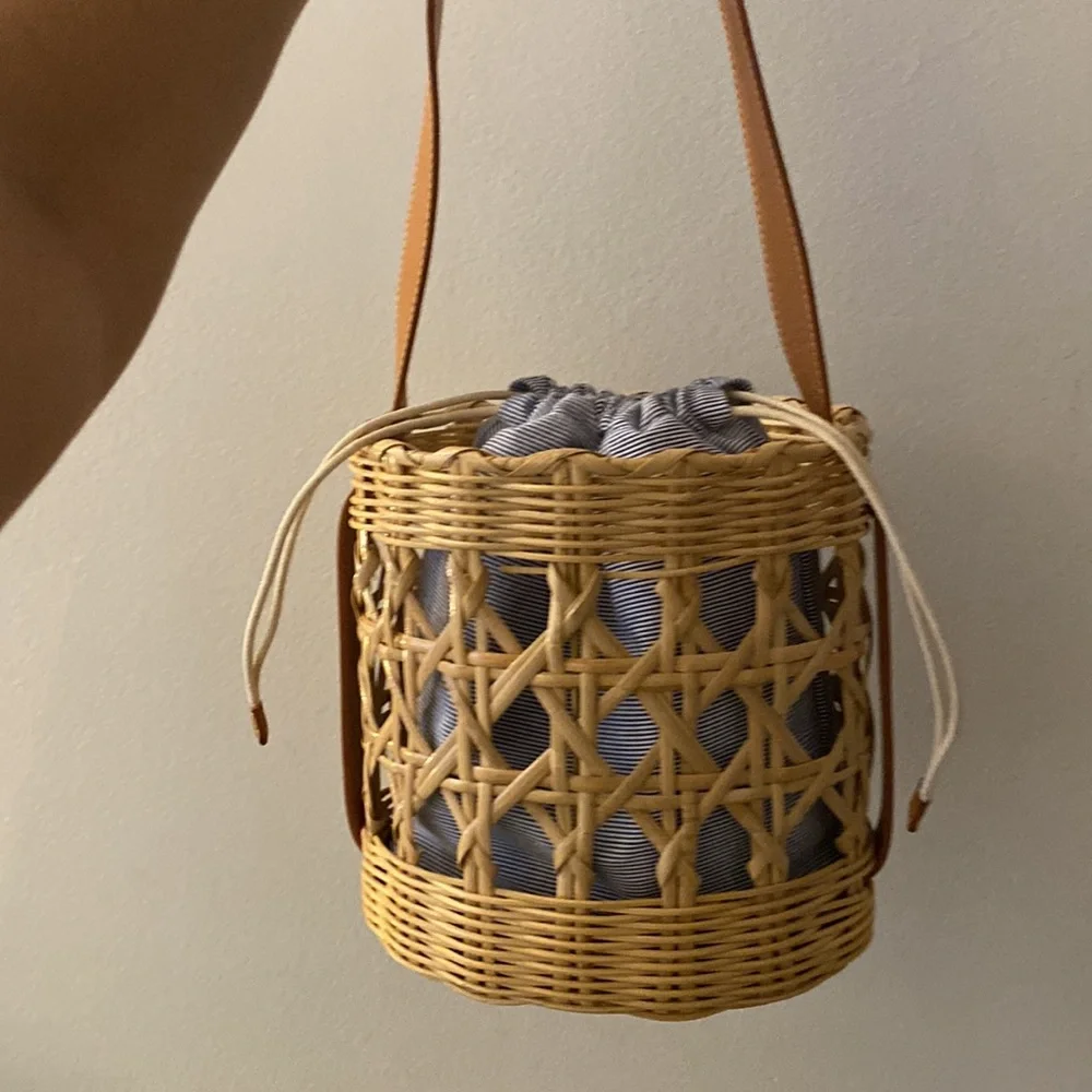 J.McLaughlin basket purse with blue striped interior and brown handle - Picture 3 of 5